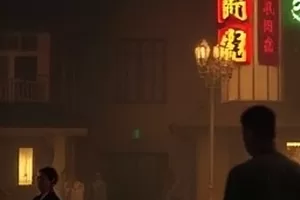 电影《双生放映厅》老放映厅并排的两台放映机